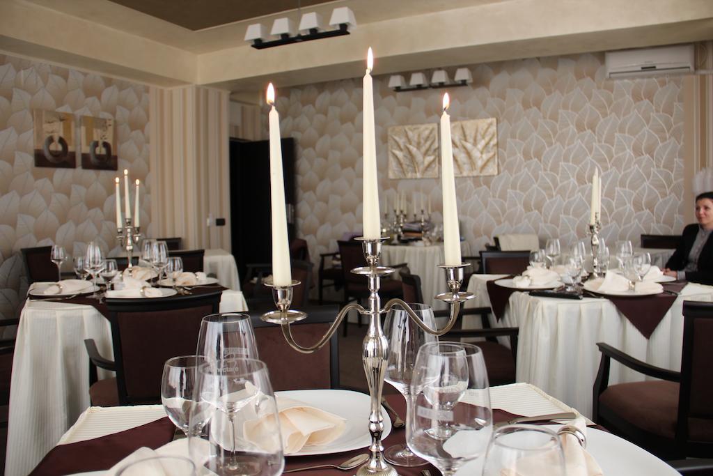 Enigma Pension Târgu Jiu Exteriér fotografie