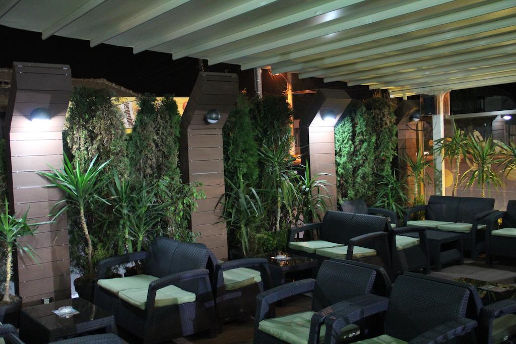 Enigma Pension Târgu Jiu Exteriér fotografie